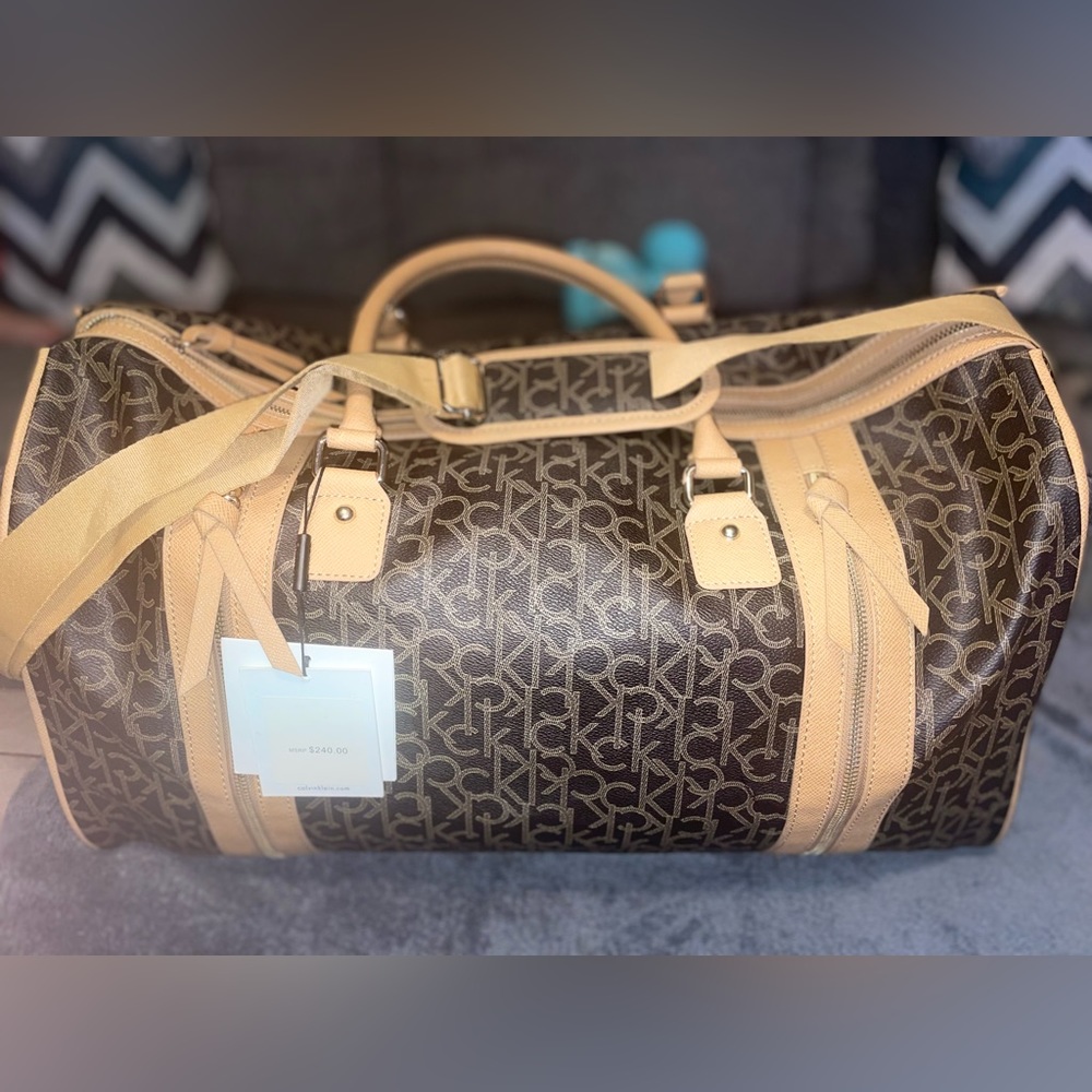 CALVIN KLEIN YARMOUTH BROWN DUFFLE BAG